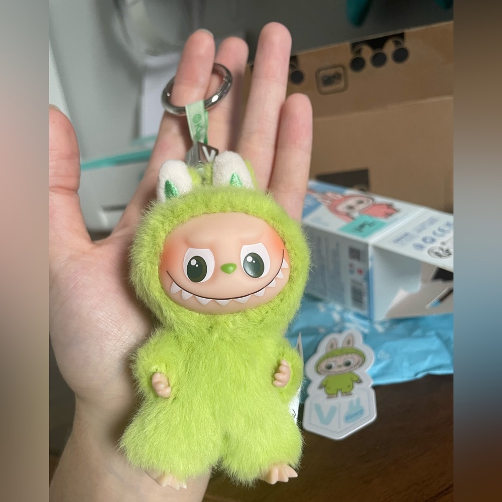 Labubu V Pin for Love